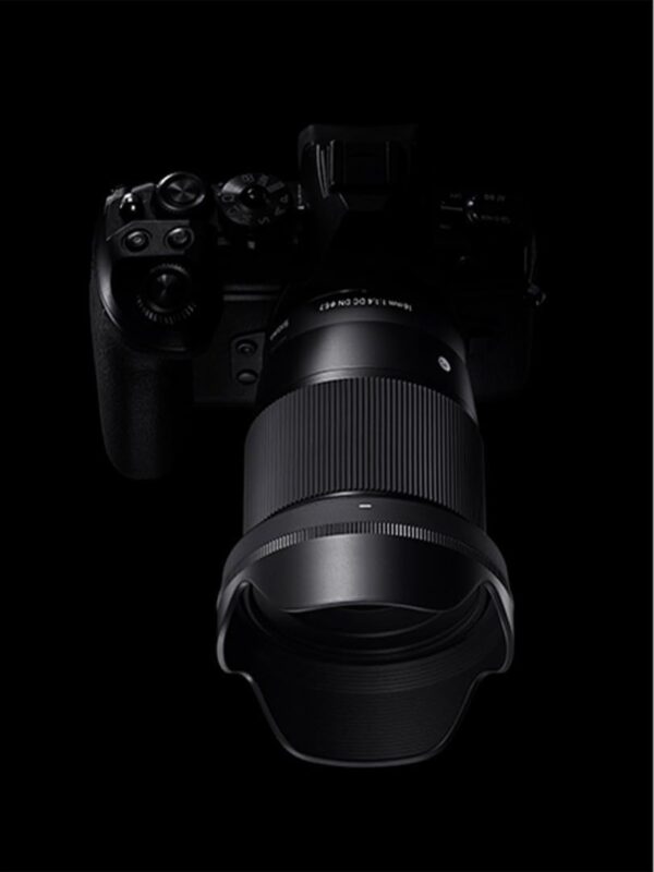 Sigma 16mm f/1.4 DC DN Contemporary Lens for Sony E (402965) Black
